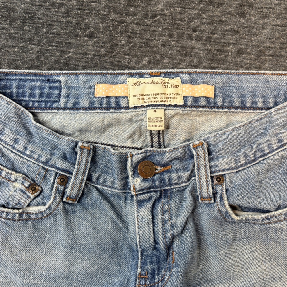 Abercrombie & Fitch Light Wash Low Rise Straight Leg Denim Jeans Size 4 Y2K - Picture 3 of 9